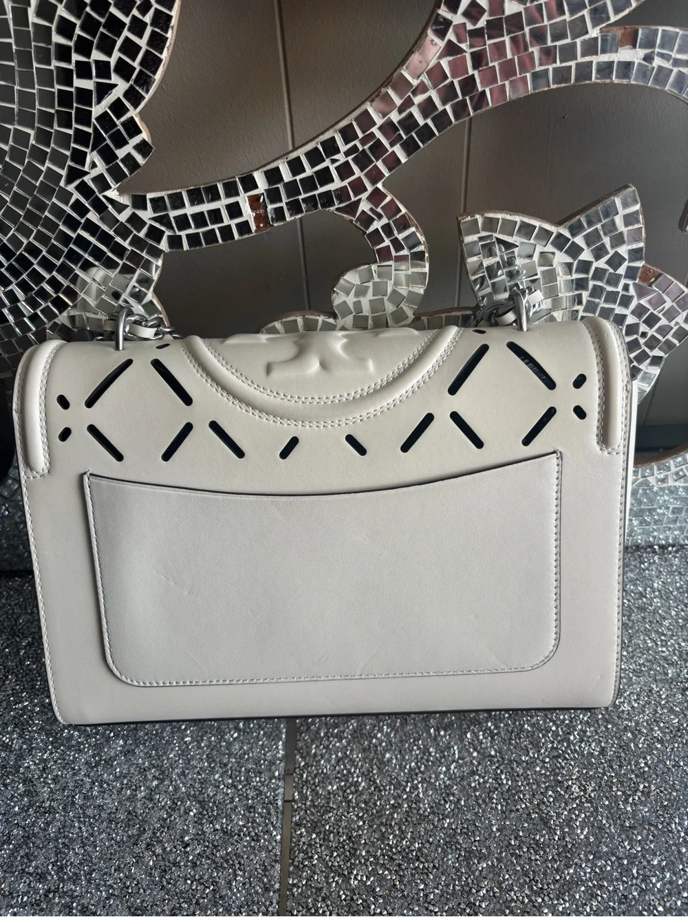 🌟Tory Burch Fleming White Perforated Leather Shoulder Bag with Chain Straps